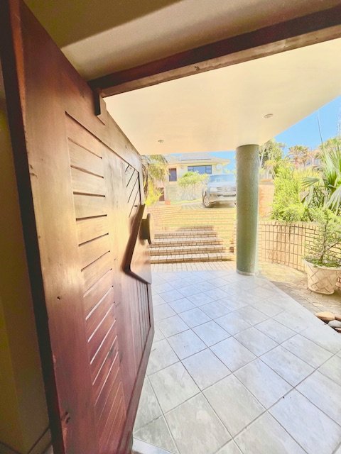 4 Bedroom Property for Sale in Menkenkop Western Cape